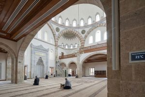 Camilerde "Ayak Kokusu" ve Rutubeti Önleyen Havalandırma